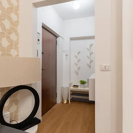 Mica Sparano Apartment *