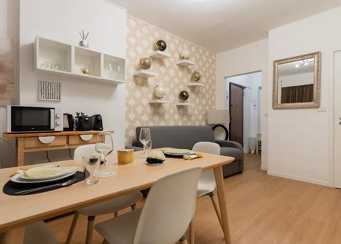 Mica Sparano Apartment *